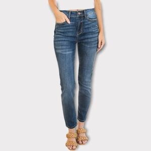 Judy Blue Adelene Girlfriend Relaxed Jean Distressed NWT
